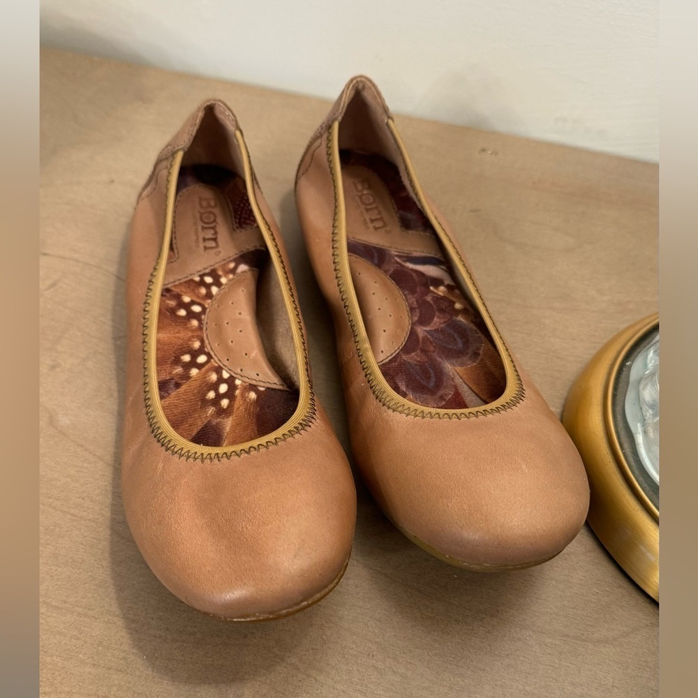 Born Women's Tan Leather Flats